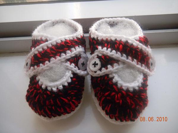 DIY Crochet Tutorial - How to Make Baby Booties?