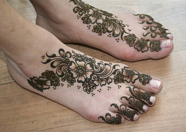 Floral Feet Arabic Mehandi Design 2014 