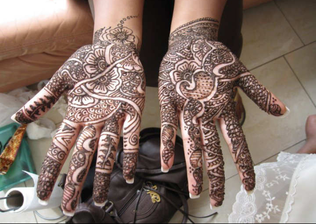 Multi Motif Bridal Mehandi Design