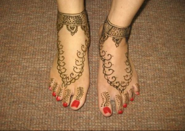 Fern motifs Mehendi designs