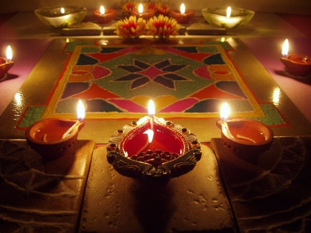 8diwali18_1382806644