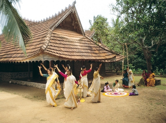 07women_dancing