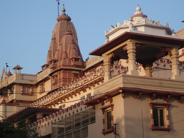 3mathura-krishna-temple